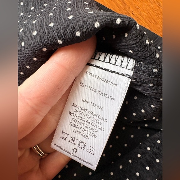 EVEREVE Mabel Dot Top Black Polka Dot Short Sleeve Blouse Size Small NWT - Picture 5 of 5